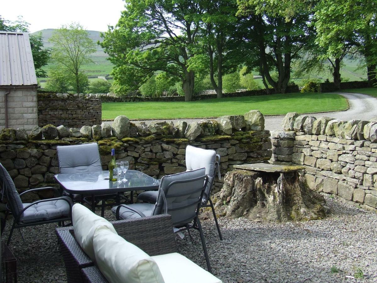 Old Camms Holiday Cottages Askrigg Exterior photo